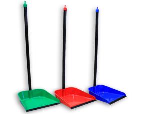 RECOGEDOR CUERPO PLASTICO AZUL CON MANGO Y RETENED...